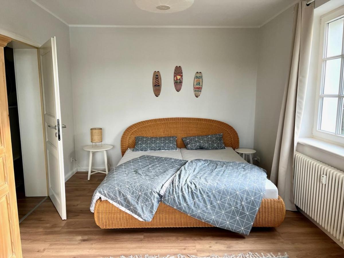 Traumwohnung Mit Stadthafen-Panorama! Zwei Schlafzimmer, Parkplatz Росток Екстериор снимка